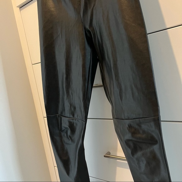 Marc Cain designer leather leggings - Picture 8 of 11